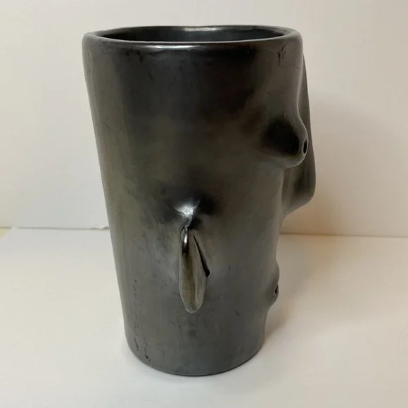 Dona Rosa Face Vase - Picture 4 of 8